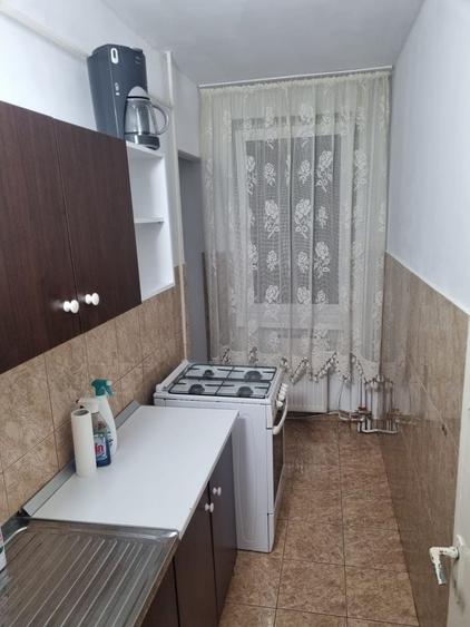 Garsonieră decomandată în Central