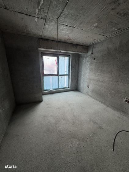 Apartament cu 3 camere în Tineretului
