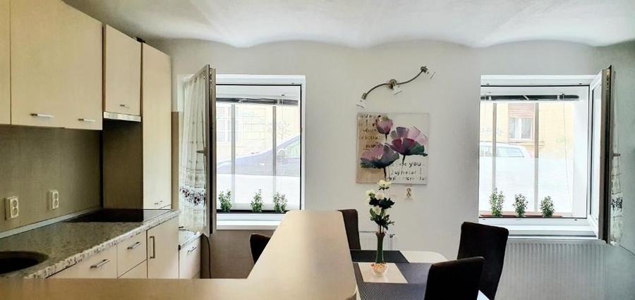 Apartament cu 5 camere semidecomandat în Centrul Istoric