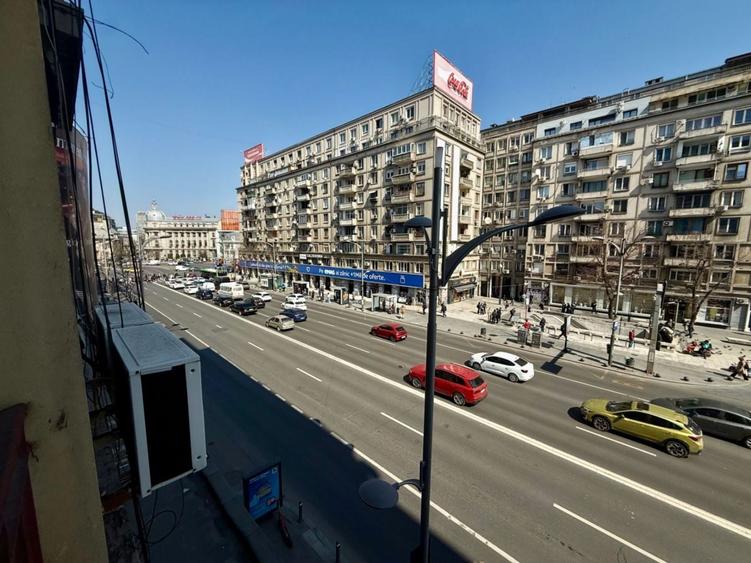 Apartament cu 4 camere în P-ța Romană