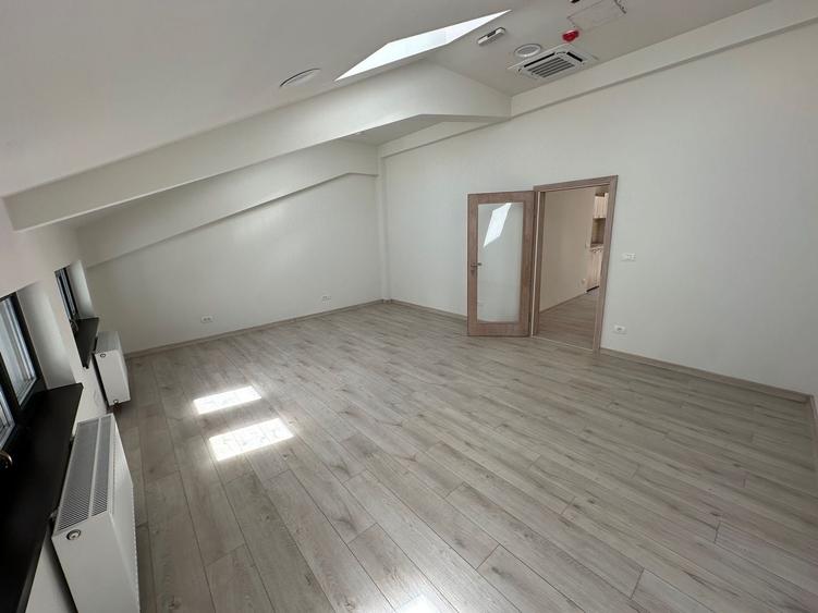 Birou, de 348 mp, în Ultracentral