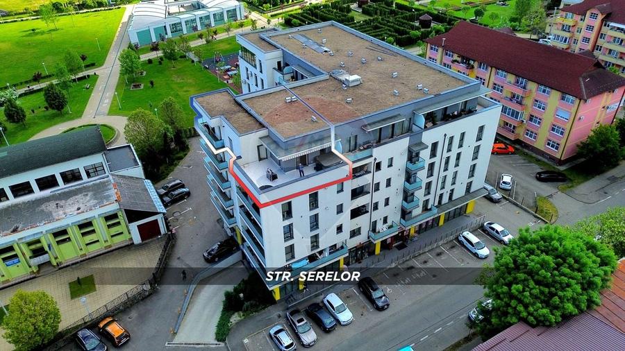 Penthouse cu 4 camere nedecomandat în Central
