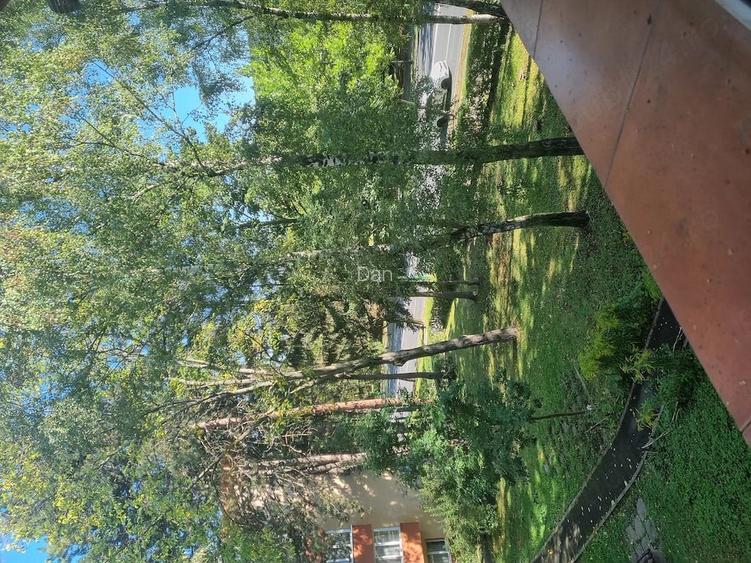 Vand 2 camere strada Saturn