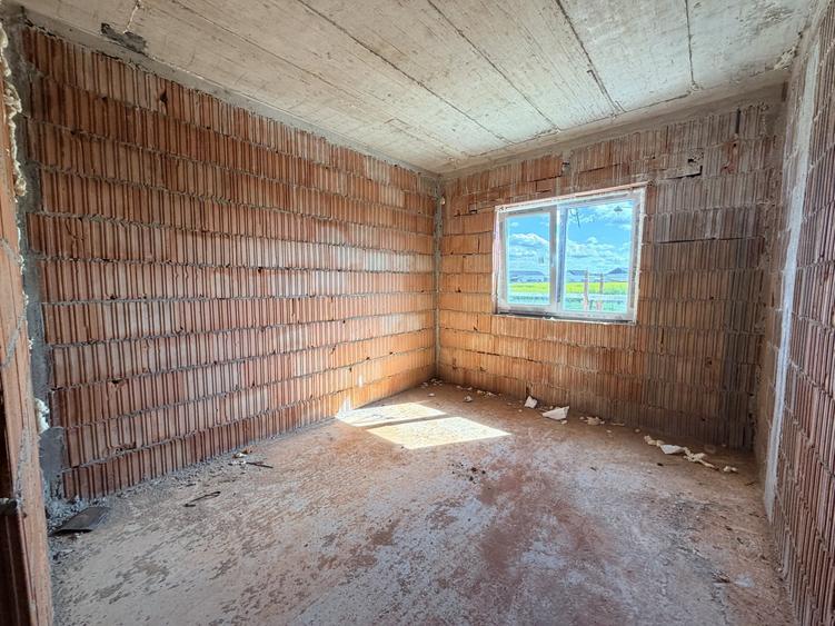 Duplex cu 3 camere cu Canalizare în Moșnița Nouă