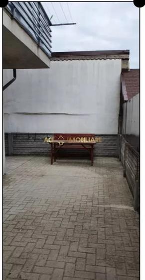 Apartament cu 2 camere semidecomandat, mobilat în Jiului