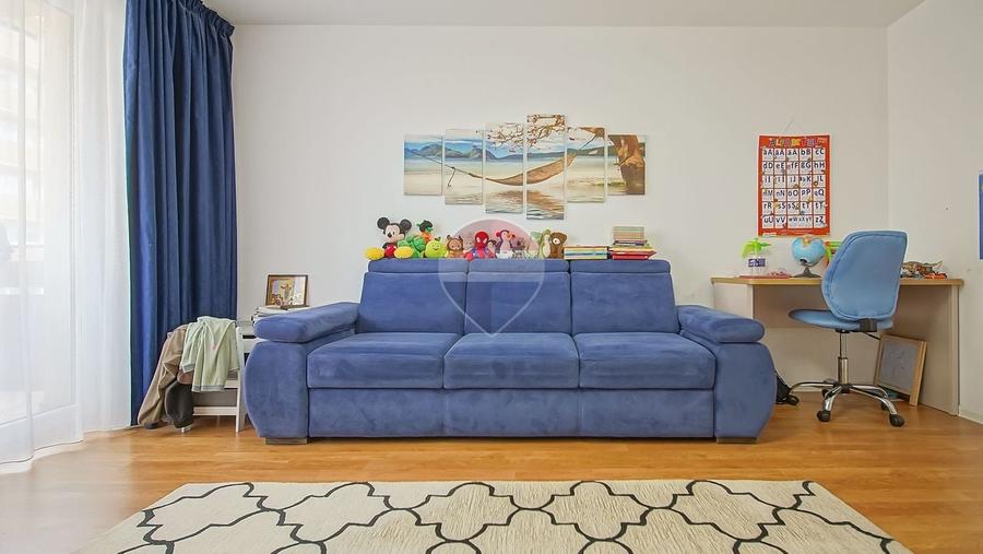 Apartament cu 2 camere decomandat, mobilat în Tractorul