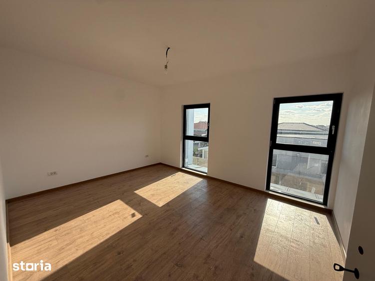 Casă cu 5 camere cu Teren 300 Mp în Moșnița Nouă