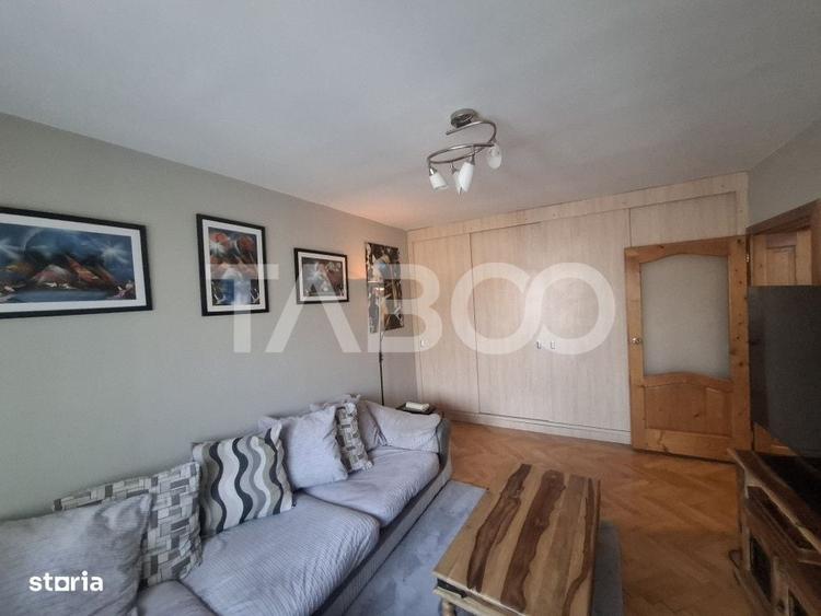Apartament cu 4 camere decomandat în Central