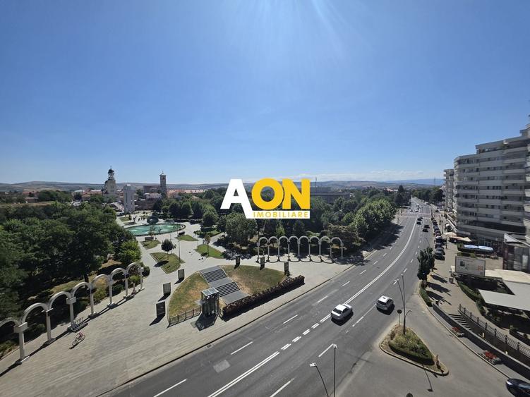 Apartament cu 4 camere decomandat, mobilat în Cetate