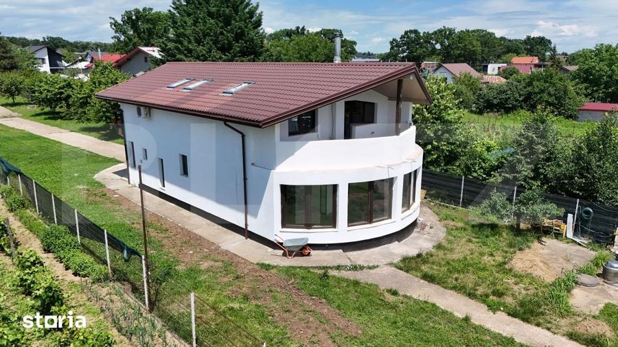 Casă cu 5 camere cu Teren 2250 Mp în Miroslava