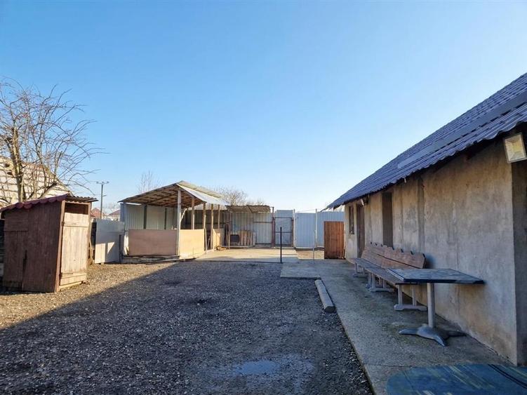 Casă cu 3 camere cu Teren 750 Mp în Bicaci