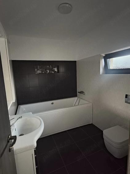 Casă cu 5 camere cu Teren 365 Mp în Central