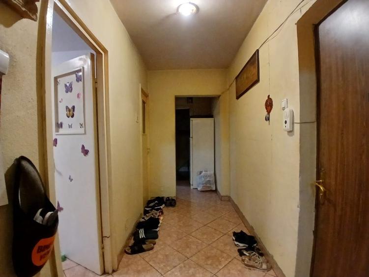 Apartament cu 3 camere decomandat în Lujerului