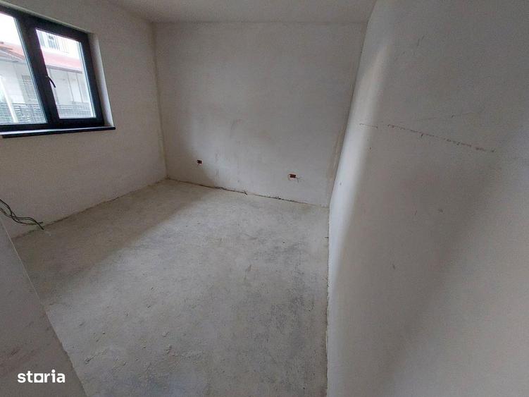 Casă cu 5 camere cu Teren 147 Mp în Central