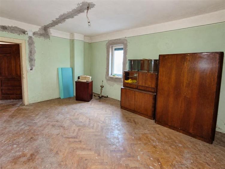 Casă individuală cu 4 camere cu Teren 450 Mp în Lazaret