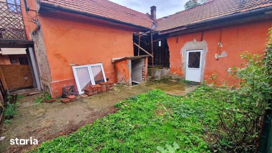 Casă cu 3 camere cu Teren 180 Mp în Eminescu