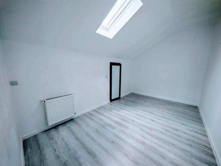 Apartament cu 3 camere decomandat în Brestei
