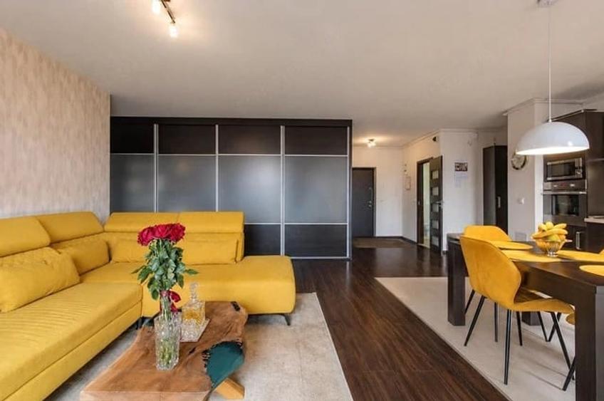Apartament cu 2 camere semidecomandat în P-ța Doina
