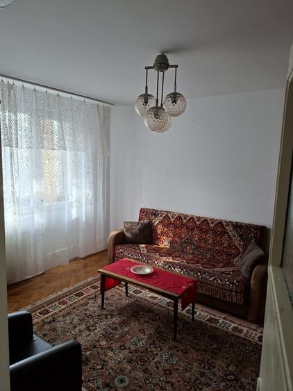 Apartament cu 2 camere semidecomandat în Calea București