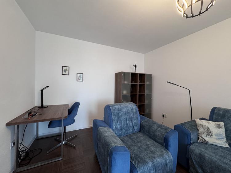 Apartament cu 2 camere decomandat, mobilat în Tractorul