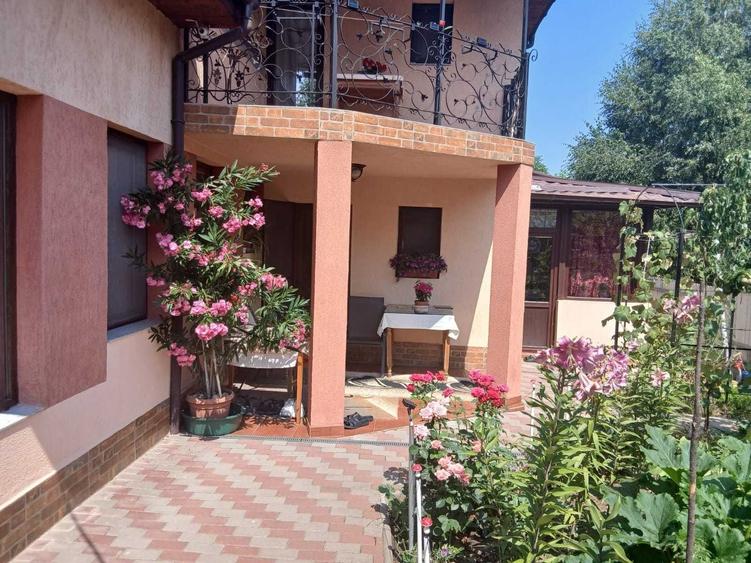 Casă cu 4 camere în Galata