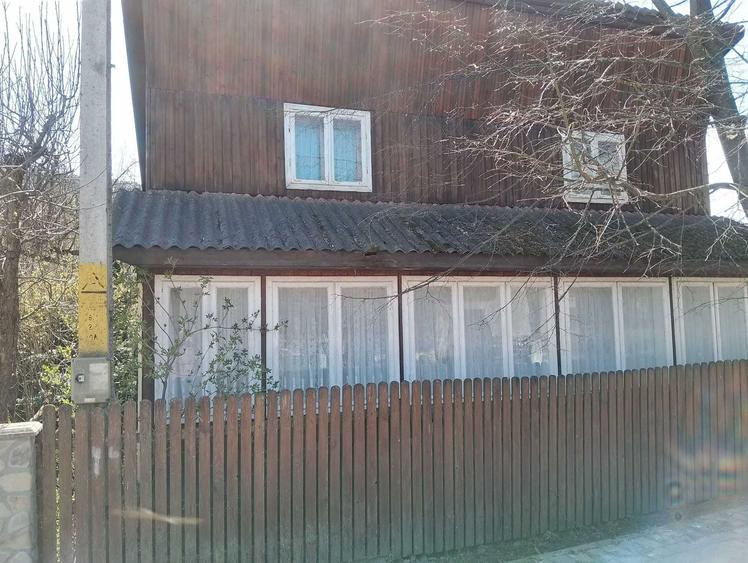 Casă cu 3 camere în Sucevița