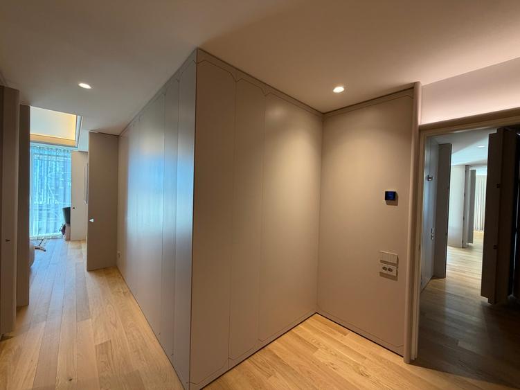 Apartament cu 4 camere decomandat în Floreasca