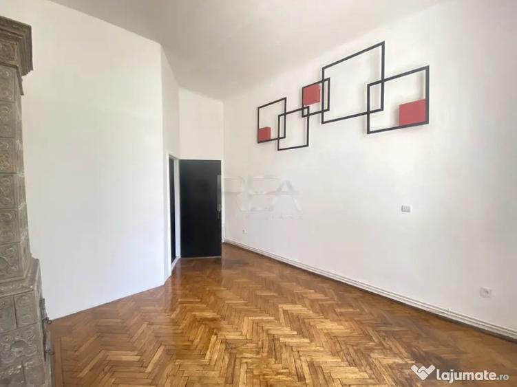Apartament cu 3 camere semidecomandat în Regina Elisabeta