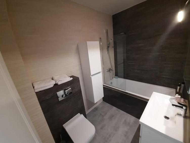 Apartament cu 3 camere decomandat în Calea Dumbrăvii