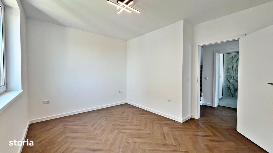 Casă cu 4 camere în Daia
