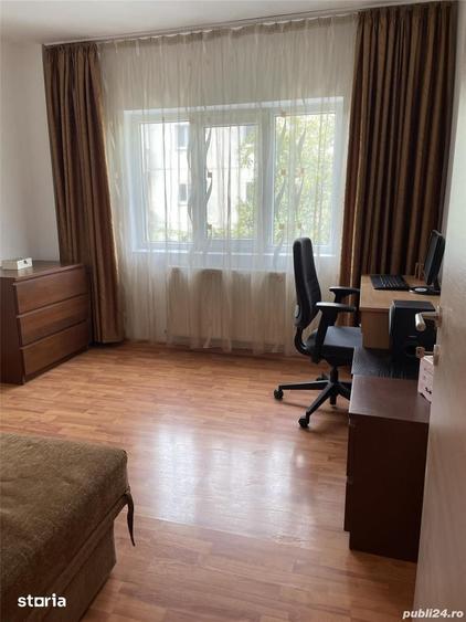Apartament cu 3 camere decomandat în Tei