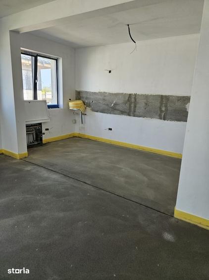 Casă cu 4 camere cu Teren 380 Mp în Crevedia