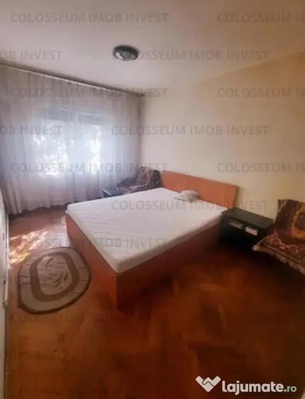 Apartament cu 3 camere semidecomandat în Florilor