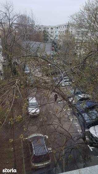 Apartament cu 3 camere decomandat, mobilat în Aviației