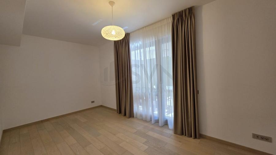 Apartament cu 3 camere semidecomandat în Grădina Icoanei