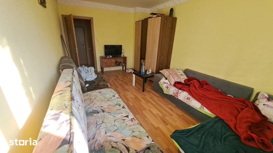 Apartament cu 3 camere decomandat în Agigea