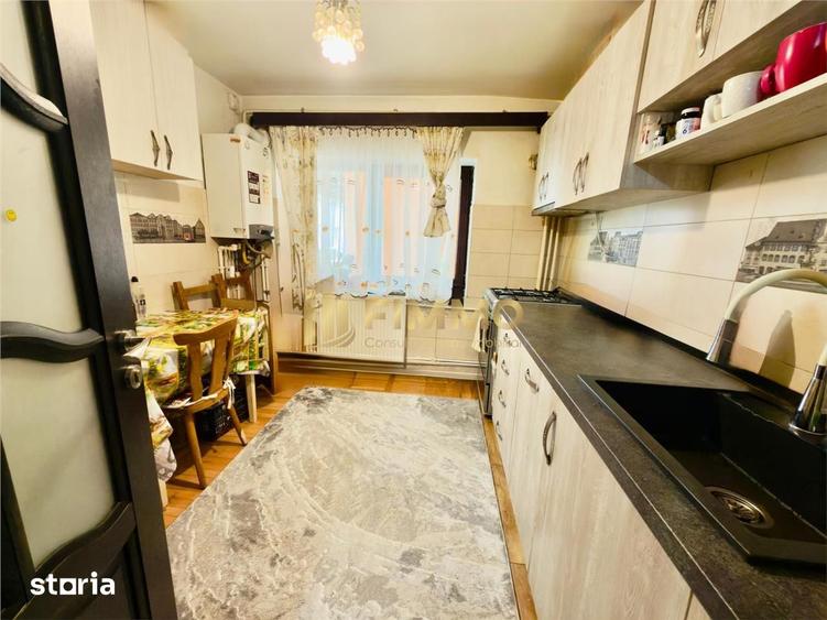 Apartament cu 3 camere decomandat în Central