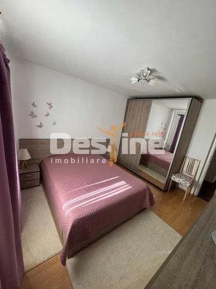 Apartament cu 3 camere semidecomandat, mobilat în Drumul Taberei
