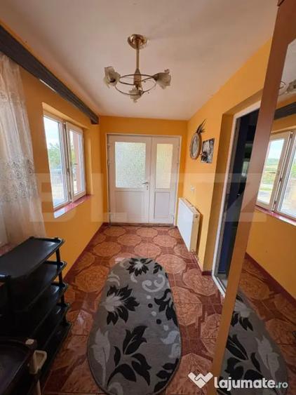 Casă cu 5 camere cu Teren 1000 Mp în Central
