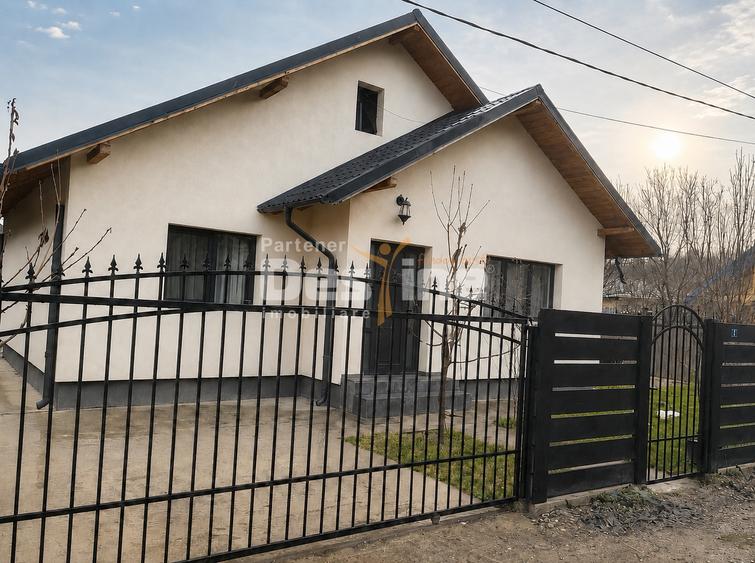 Casă individuală cu 3 camere cu Teren 320 Mp în Lunca Cetățuii