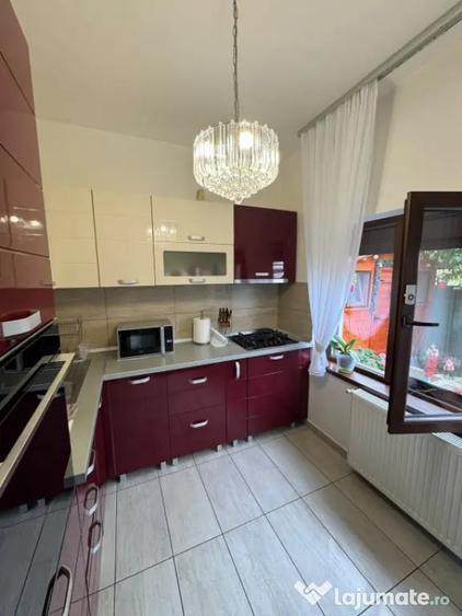 Casă cu 4 camere cu Teren 276 Mp în Central
