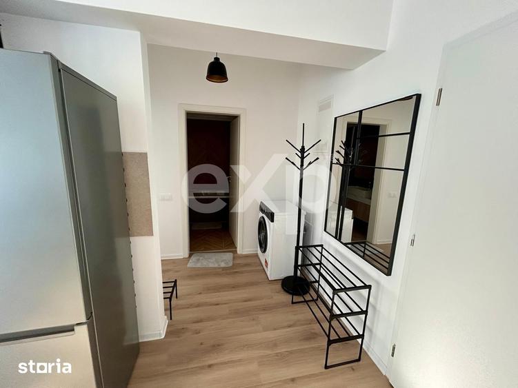 Apartament cu 3 camere decomandat, mobilat în Tractorul