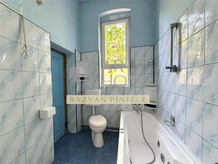 Casă individuală cu 5 camere cu Canalizare în Ultracentral