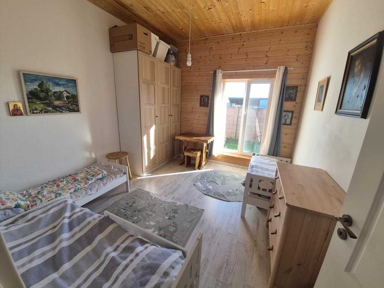 Casă cu 4 camere cu Teren 1000 Mp în Ciofliceni