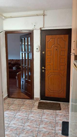 Apartament cu 2 camere decomandat în Broșteni