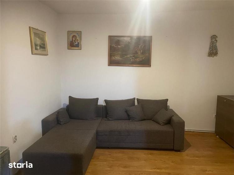 Casă cu 2 camere decomandat cu Teren 300 Mp în Tache