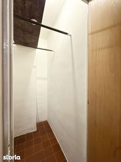 Apartament cu 4 camere semidecomandat în Grivița