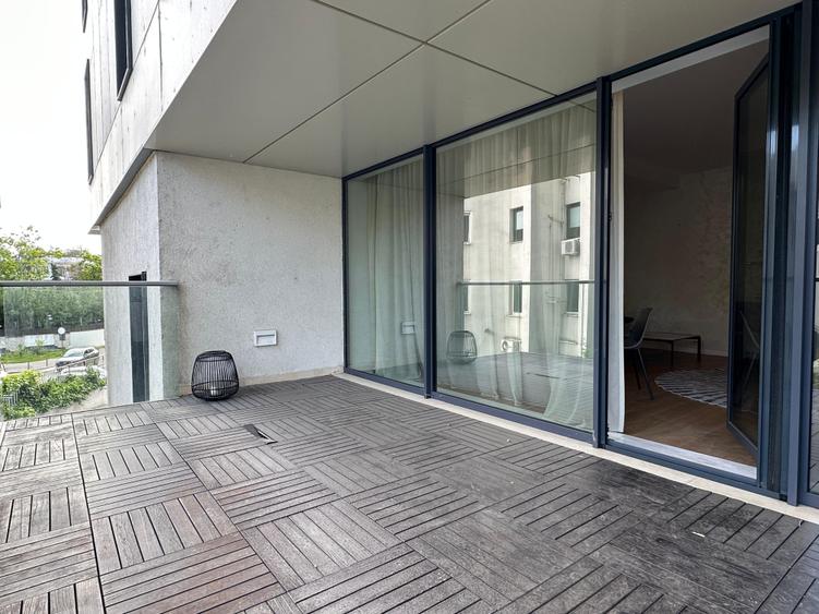 Apartament cu 4 camere în Herăstrău
