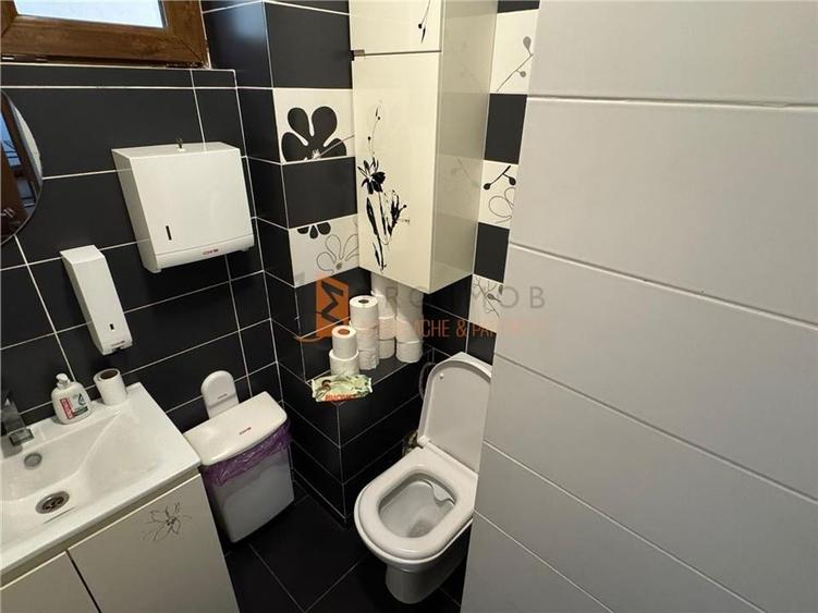 Casă individuală cu 4 camere cu Canalizare în Central