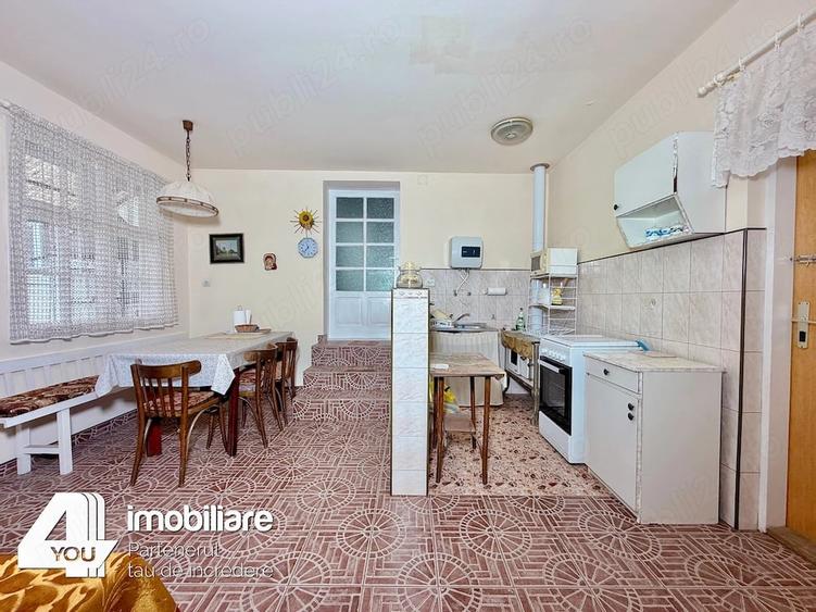 Casă cu 7 camere cu Teren 864 Mp în Drauț